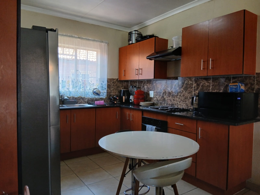 3 Bedroom Property for Sale in Waterval East North West